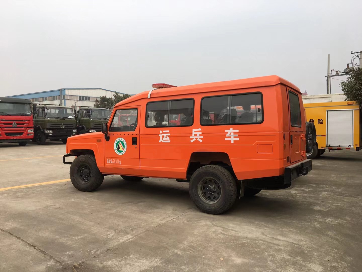 北汽四驅(qū)8座森林消防運(yùn)兵車(chē)