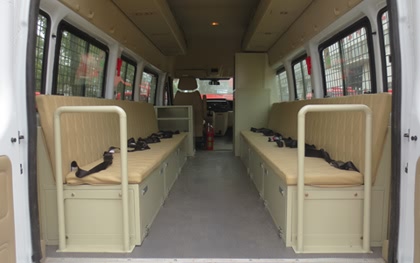 福特15-17座救援運(yùn)兵車